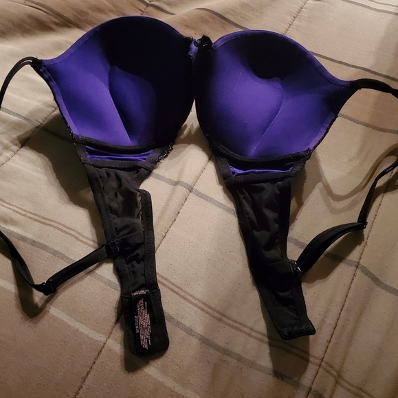 Victoria Secret Bombshell Bra - Picture 3 of 4